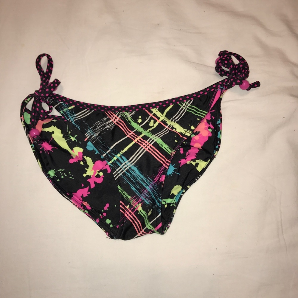 Reversible bikini bottoms